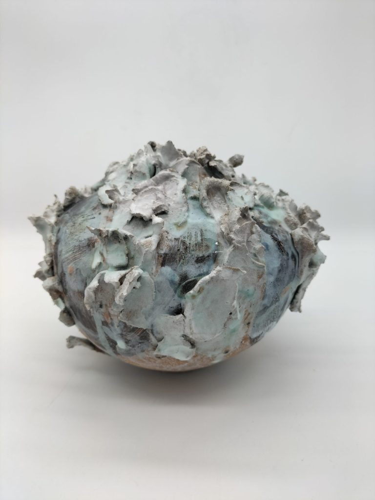 Glazed stoneware vessel, 26 x 27 cm